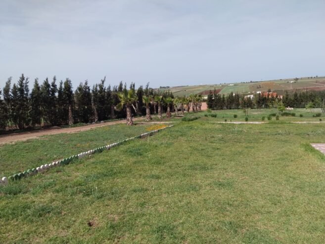 Propriété, avec titre foncier, située à la sortie du péage de l’autoroute de Tnine chtouka